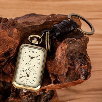 Brons - Sleutelhanger Zakhorloge - Vierkant Retro - Dubbele Tijd - Antiek - Voor Verzamelaars Apsilon