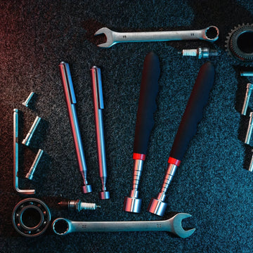 Telescopic magnet picking tool for hard to reach areas Apsilon